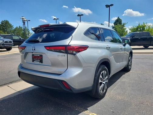 2022 Toyota Highlander Hybrid XLE