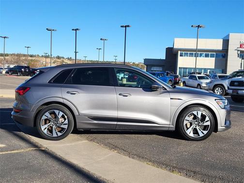 2022 Audi e-tron Premium