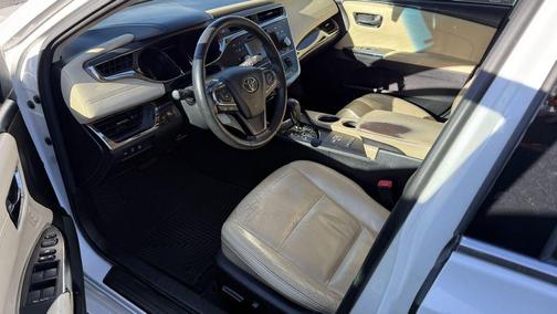 2013 Toyota Avalon Hybrid XLE Premium