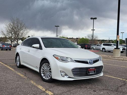 White 2013 Toyota Avalon Hybrid XLE Touring