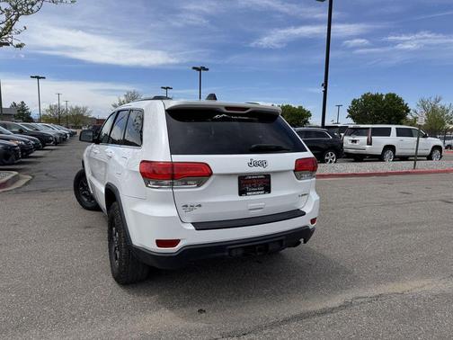 White 2015 Jeep Grand Cherokee Laredo