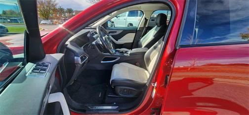 2017 Jaguar F-PACE 35t R-Sport