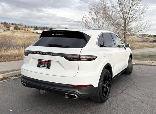 2023 Porsche Cayenne Platinum Edition