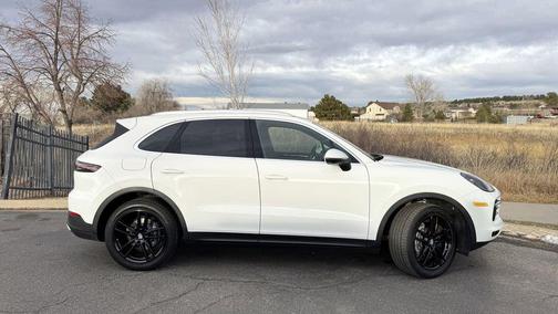 2023 Porsche Cayenne Platinum Edition