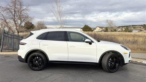 2023 Porsche Cayenne Platinum Edition