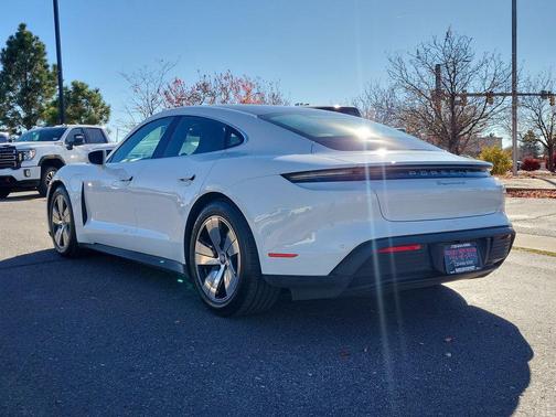 2022 Porsche Taycan 4S