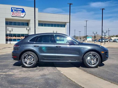 2020 Porsche Macan Turbo