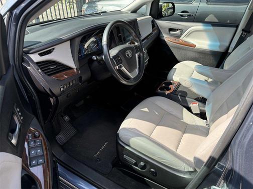 2015 Toyota Sienna Limited