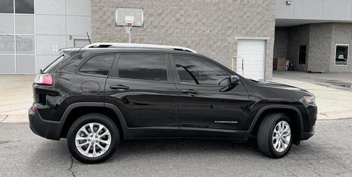 Black 2020 Jeep Cherokee Latitude