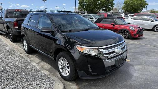 Black 2013 Ford Edge SE