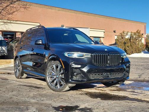 2022 BMW X7 M50i