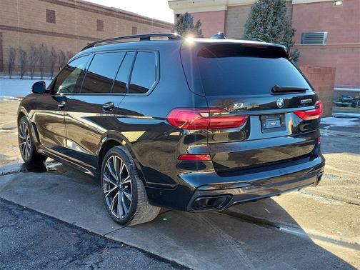 2022 BMW X7 M50i