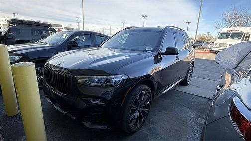 2022 BMW X7 M50i