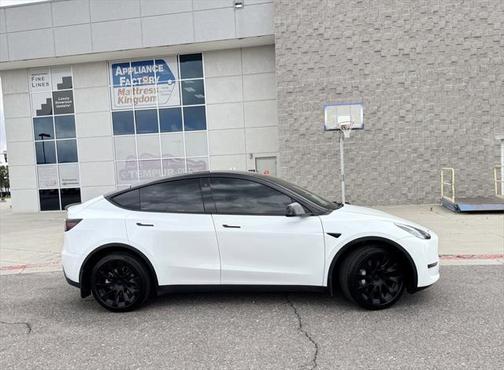 2023 Tesla Model Y Long Range Dual Motor All-Wheel Drive