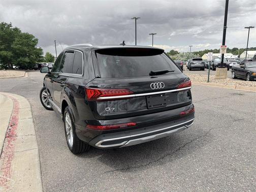 2022 Audi Q7 55 Premium Plus