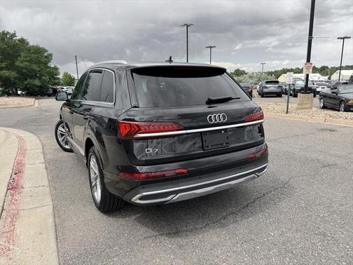 2022 Audi Q7 55 Premium Plus