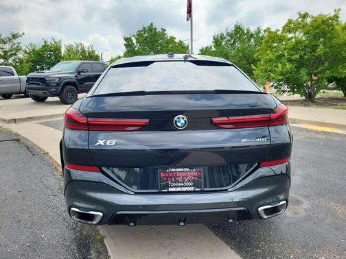 2025 BMW X6 xDrive40i