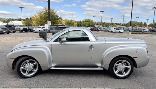2004 Chevrolet SSR Base