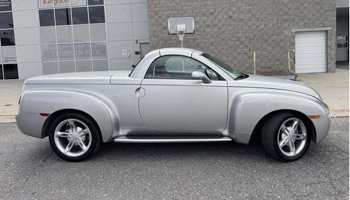 2004 Chevrolet SSR Base