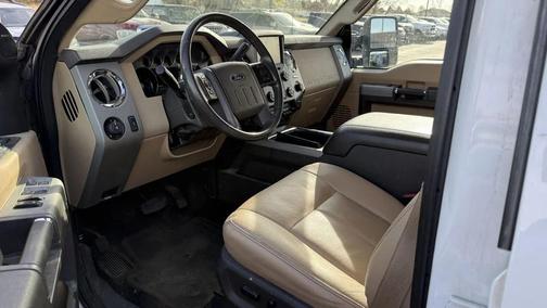 White 2016 Ford F-250 Lariat