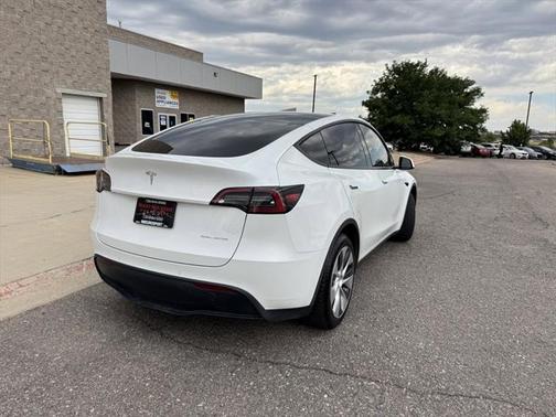 2022 Tesla Model Y Long Range Dual Motor All-Wheel Drive