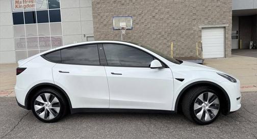 2022 Tesla Model Y Long Range Dual Motor All-Wheel Drive