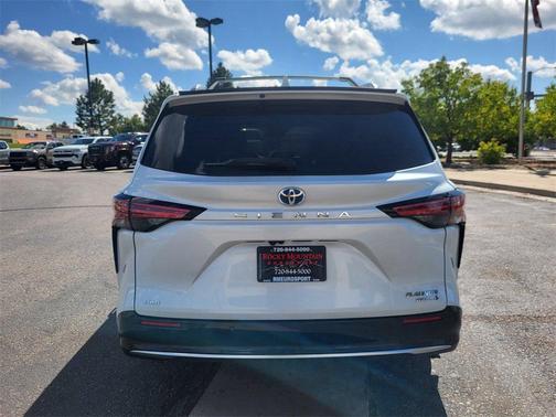 2022 Toyota Sienna Platinum 7 Passenger