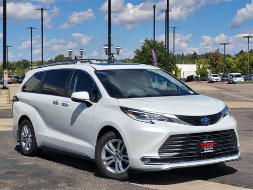 2022 Toyota Sienna Platinum 7 Passenger