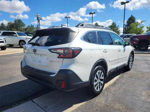2022 Subaru Outback Premium