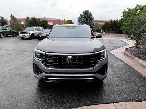 Gray 2024 Volkswagen Atlas Cross Sport 2.0T SEL Premium