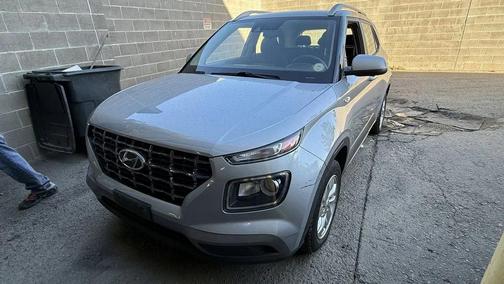 Silver 2020 Hyundai VENUE SEL