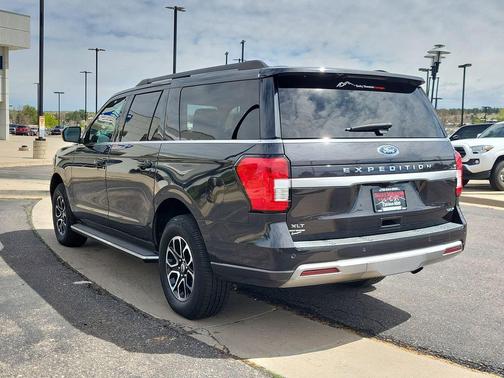 Black 2022 Ford Expedition Max XLT
