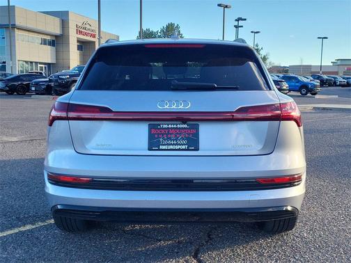 2022 Audi e-tron Premium