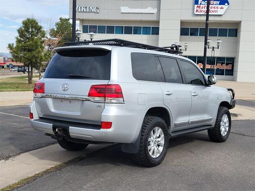 2017 Toyota Land Cruiser Base