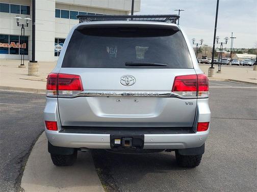 2017 Toyota Land Cruiser Base