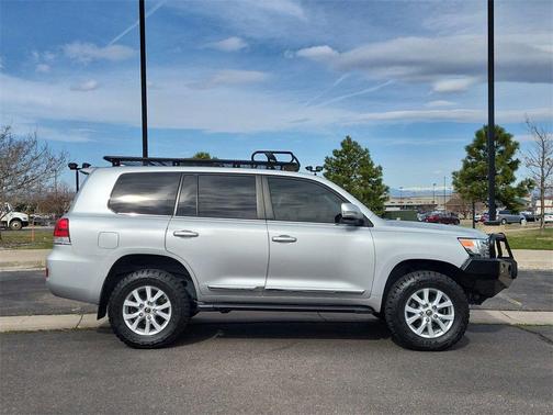 2017 Toyota Land Cruiser Base