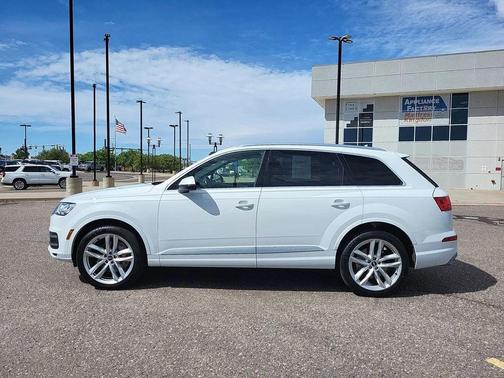 White 2018 Audi Q7 3.0T Prestige