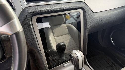 White 2014 Ford Mustang V6 Premium
