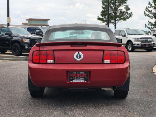 Maroon 2007 Ford Mustang Deluxe