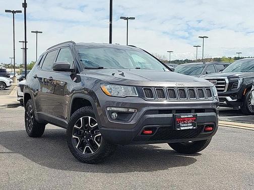 Gray 2020 Jeep Compass Trailhawk