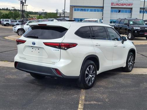 2021 Toyota Highlander Hybrid XLE