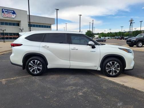 2021 Toyota Highlander Hybrid XLE