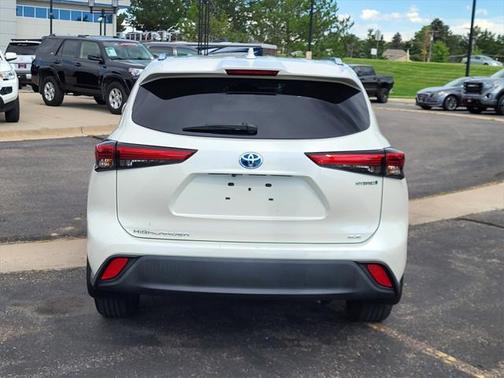 2021 Toyota Highlander Hybrid XLE