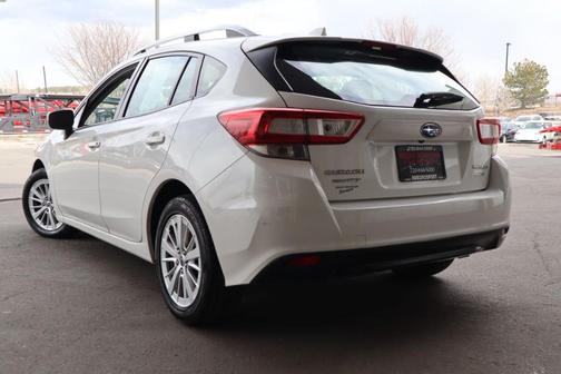 Photo 3 of 36 of 2017 Subaru Impreza 2.0i Premium