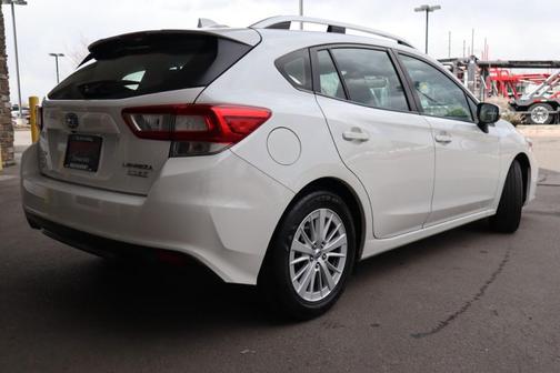 Photo 5 of 36 of 2017 Subaru Impreza 2.0i Premium