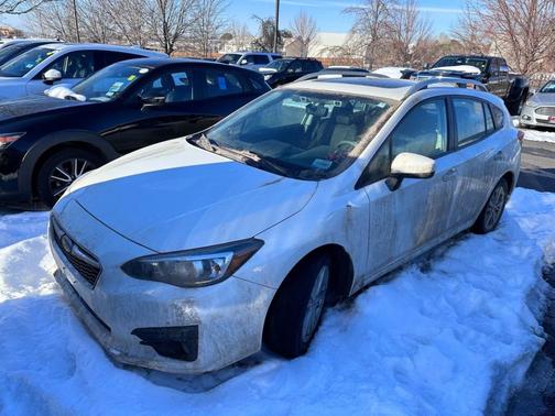 Photo 2 of 4 of 2017 Subaru Impreza 2.0i Premium