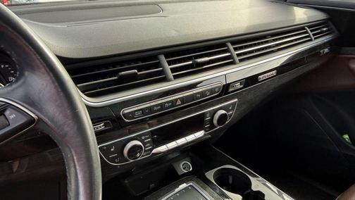 White 2018 Audi Q7 3.0T Prestige