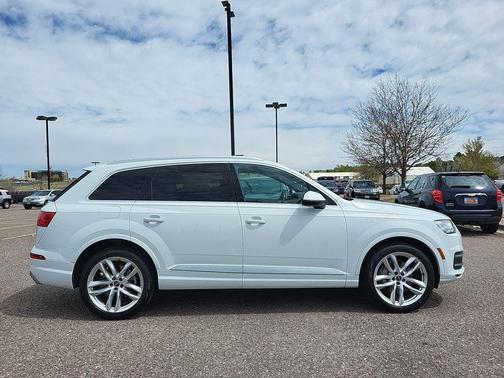 White 2018 Audi Q7 3.0T Prestige