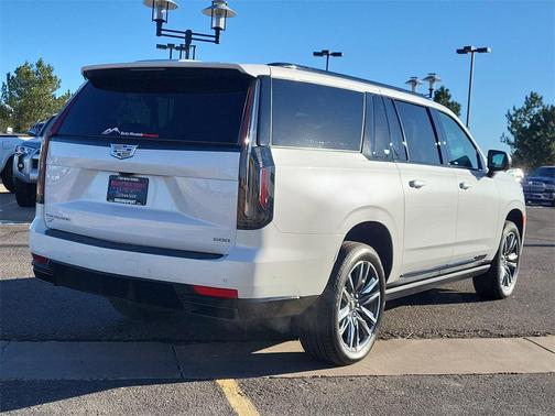 2023 Cadillac Escalade ESV Sport Platinum