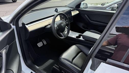 White 2022 Tesla Model Y Performance Dual Motor All-Wheel Drive